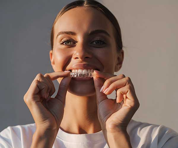 Dra-Erika-Perini-alinhadores-invisiveis